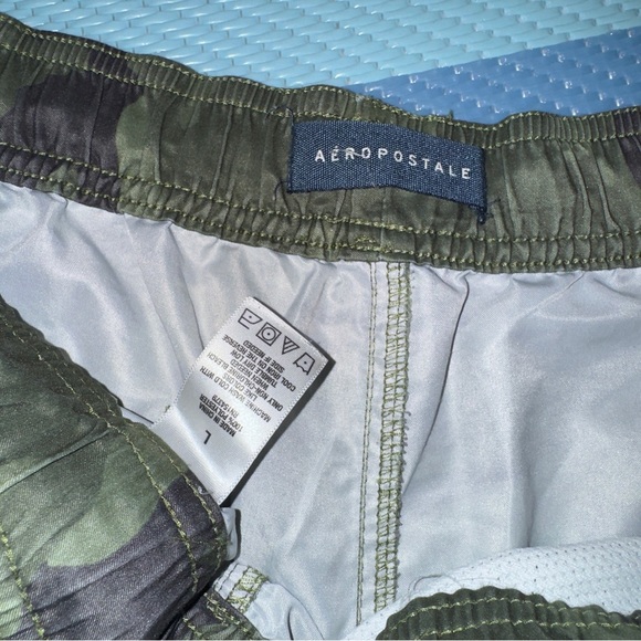 Aeropostale Green Camouflage Cargo Shorts Men’s Size Large - Picture 3 of 3